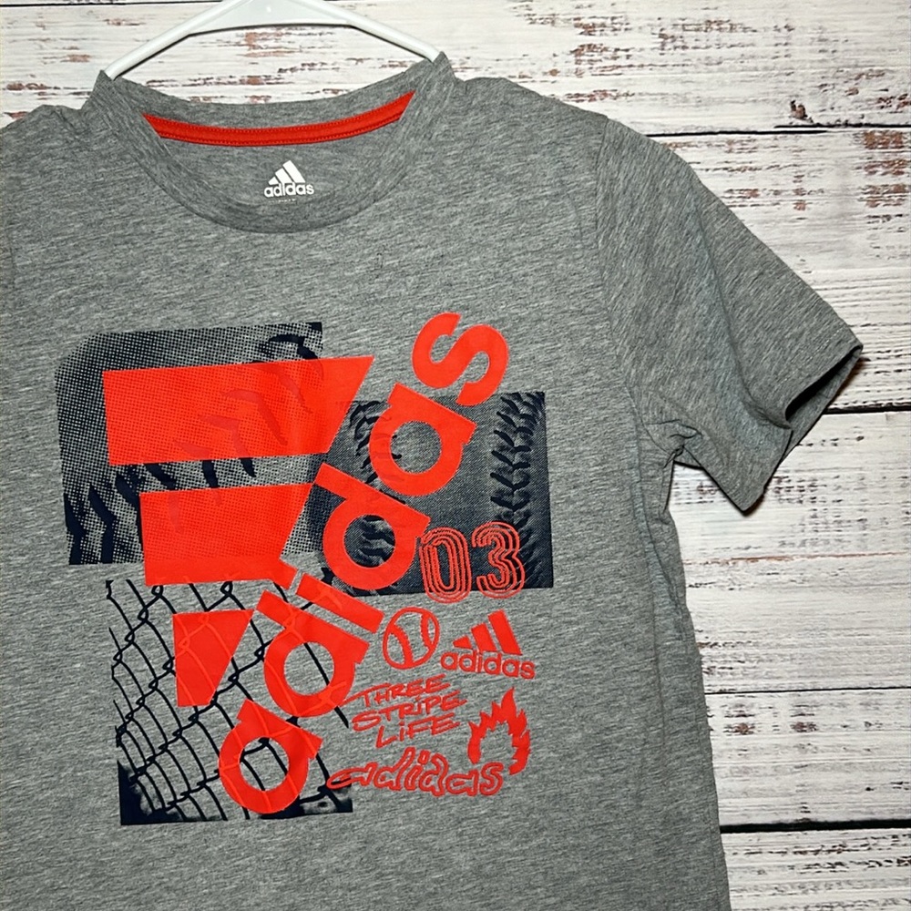 Adidas Boys Graphic Shirt Size Small/8 - Picture 3 of 11